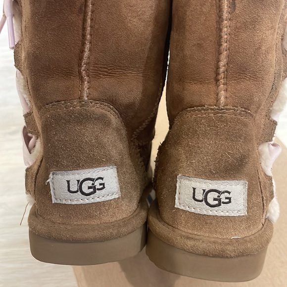 Girls Bailey Bow Ugg Boots - Picture 5 of 7